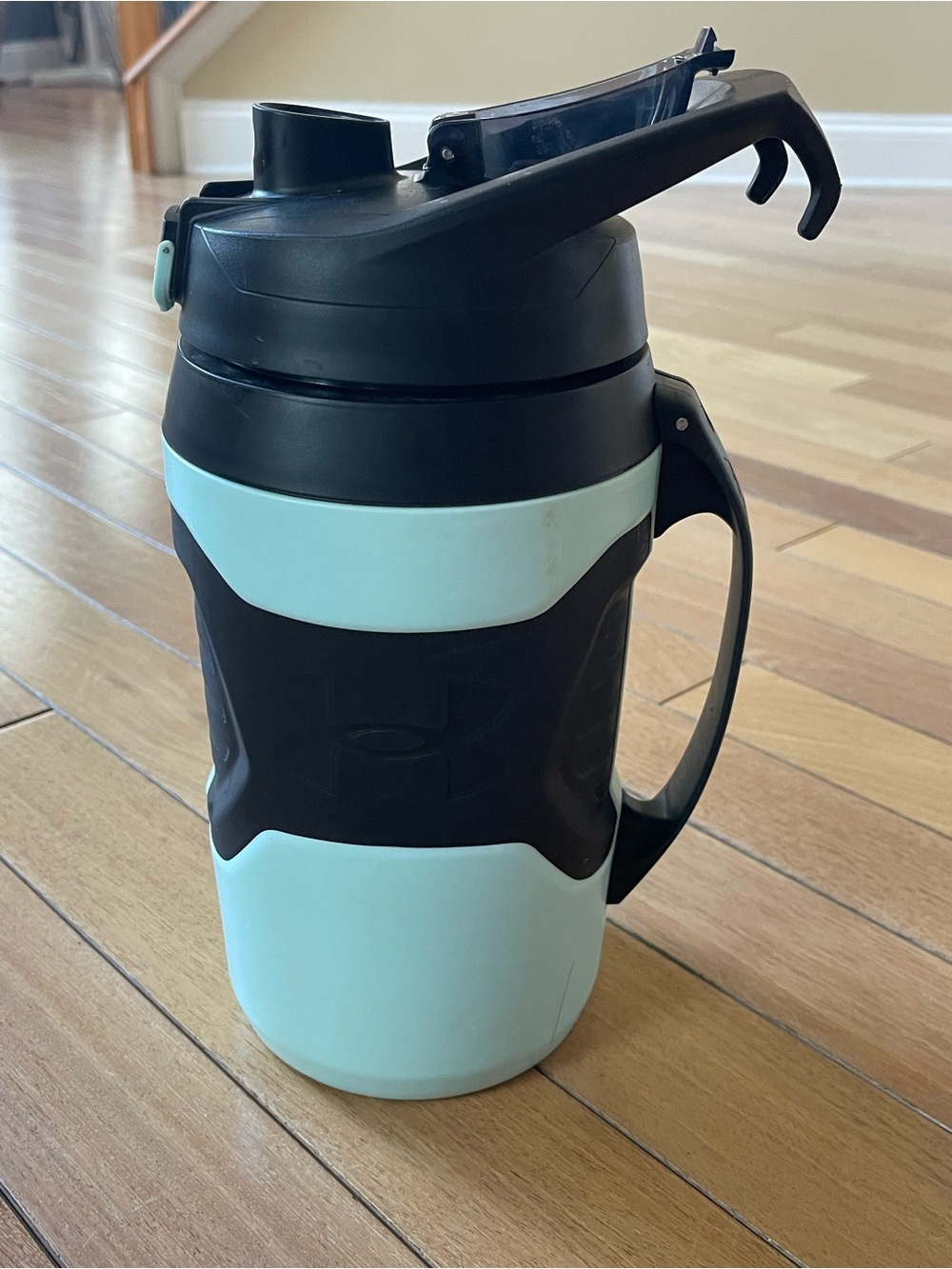 Under Armour 64 oz Mint Green Black Water Jug Sports Hydration Bottle Flip Spout